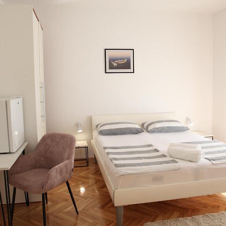 Rooms Kresan Zara Esterno foto