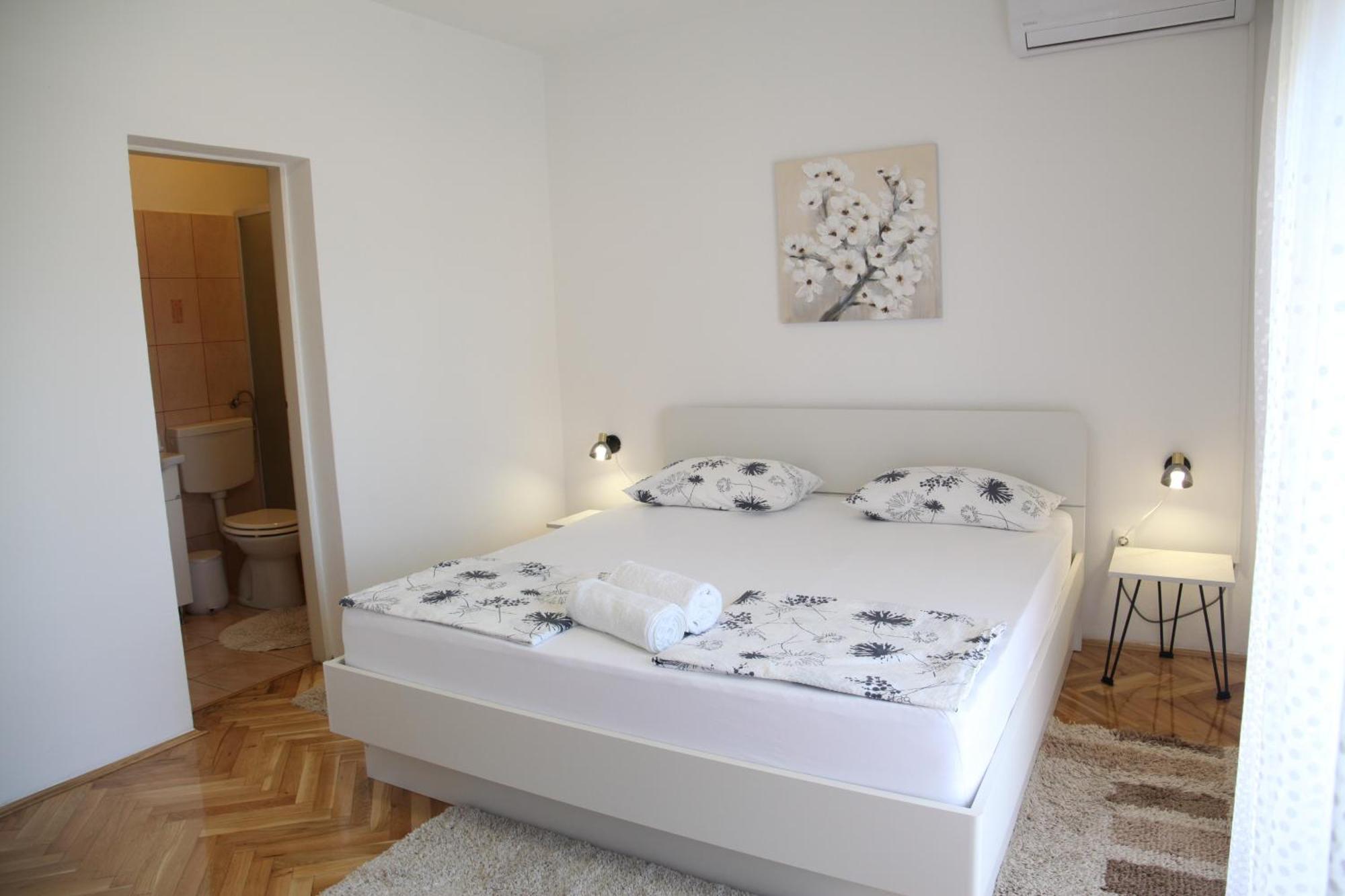 Rooms Kresan Zara Esterno foto
