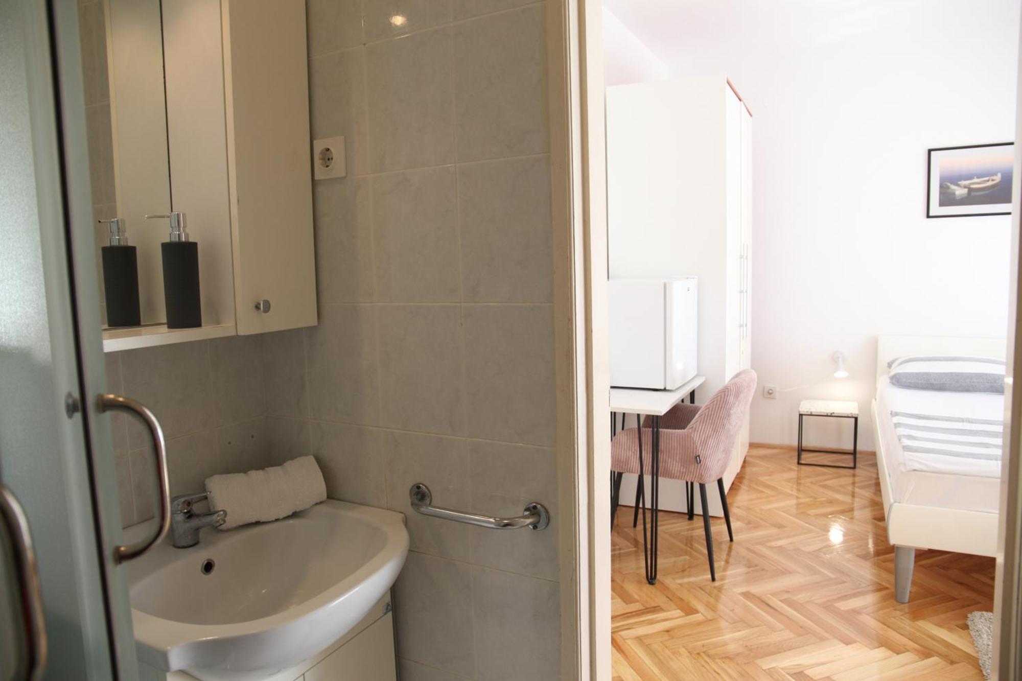 Rooms Kresan Zara Esterno foto